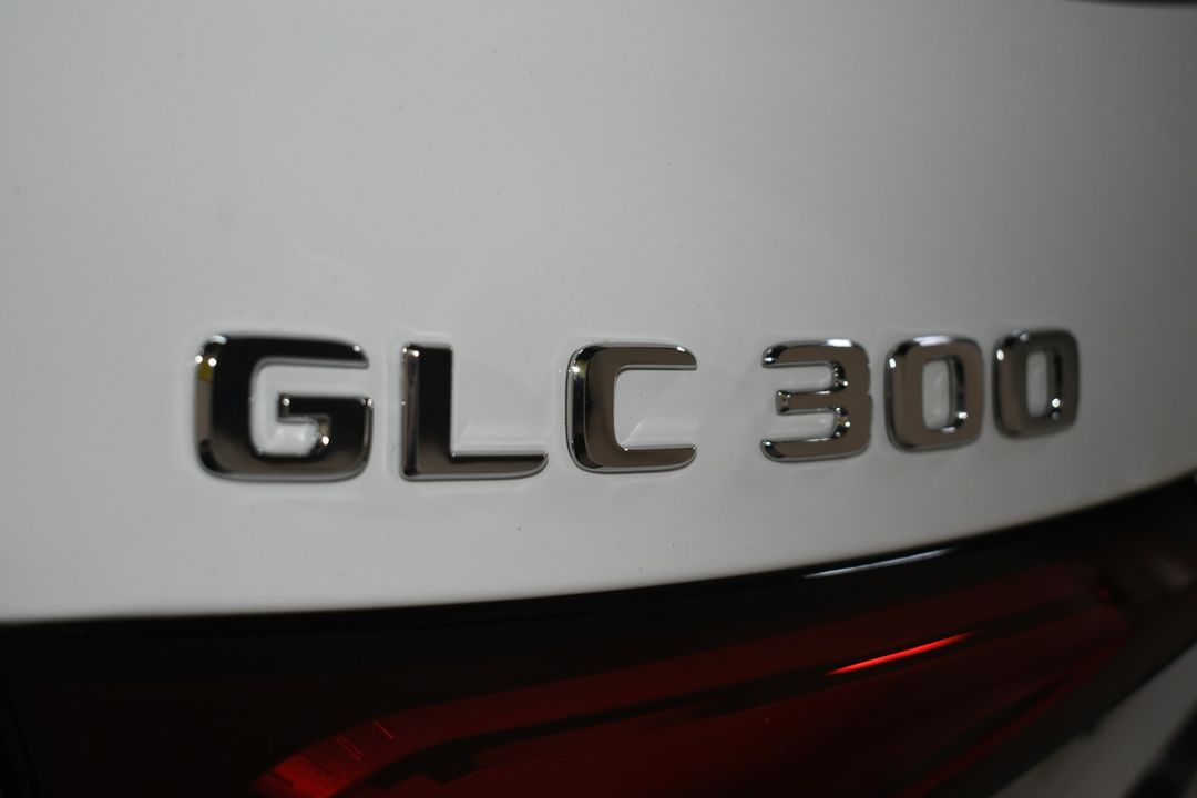 2025 Mercedes-Benz GLC