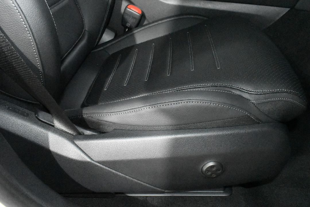 2025 Mercedes-Benz GLC