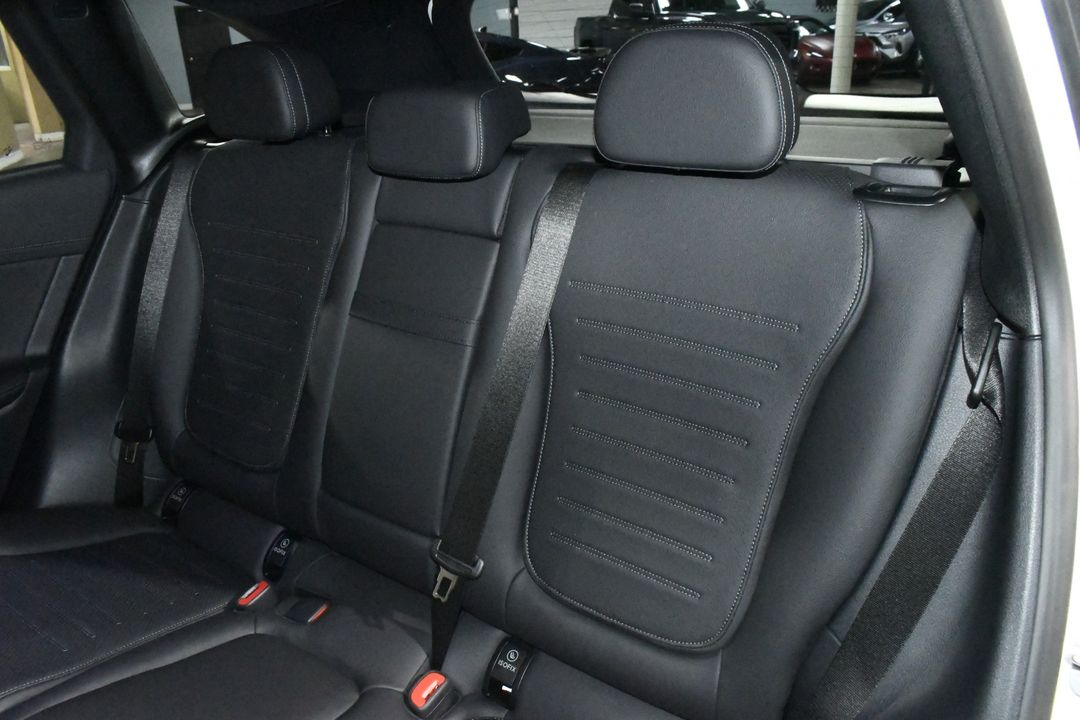 2025 Mercedes-Benz GLC