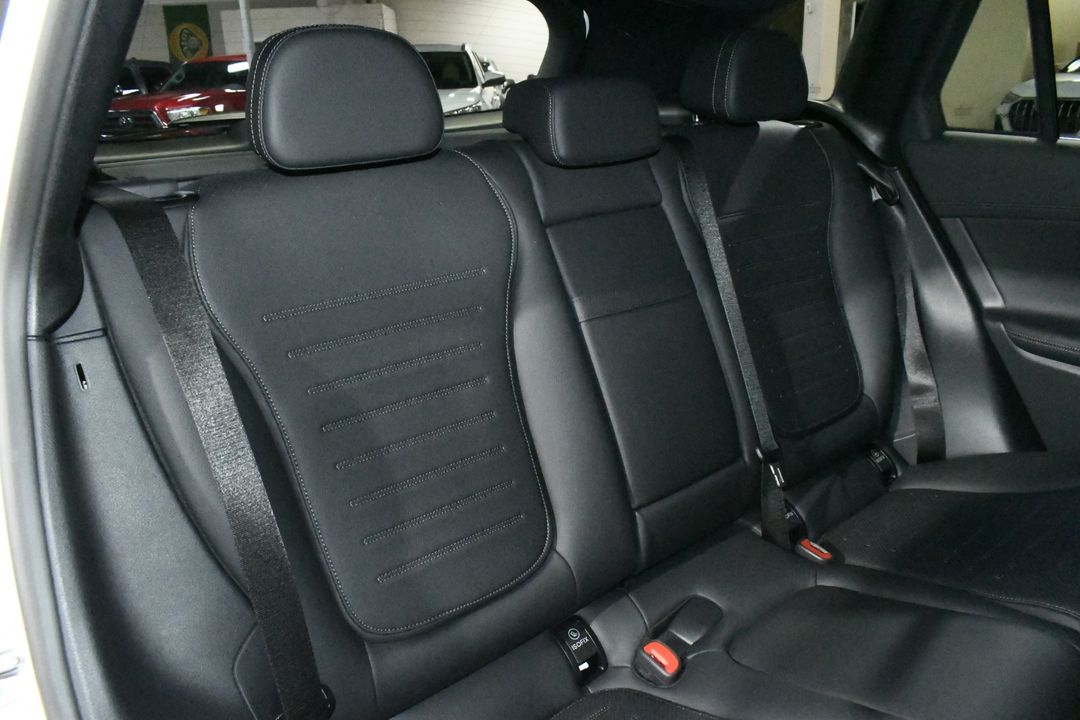 2025 Mercedes-Benz GLC