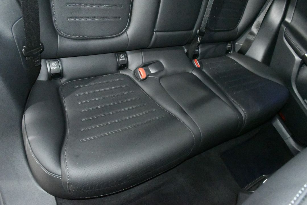 2025 Mercedes-Benz GLC