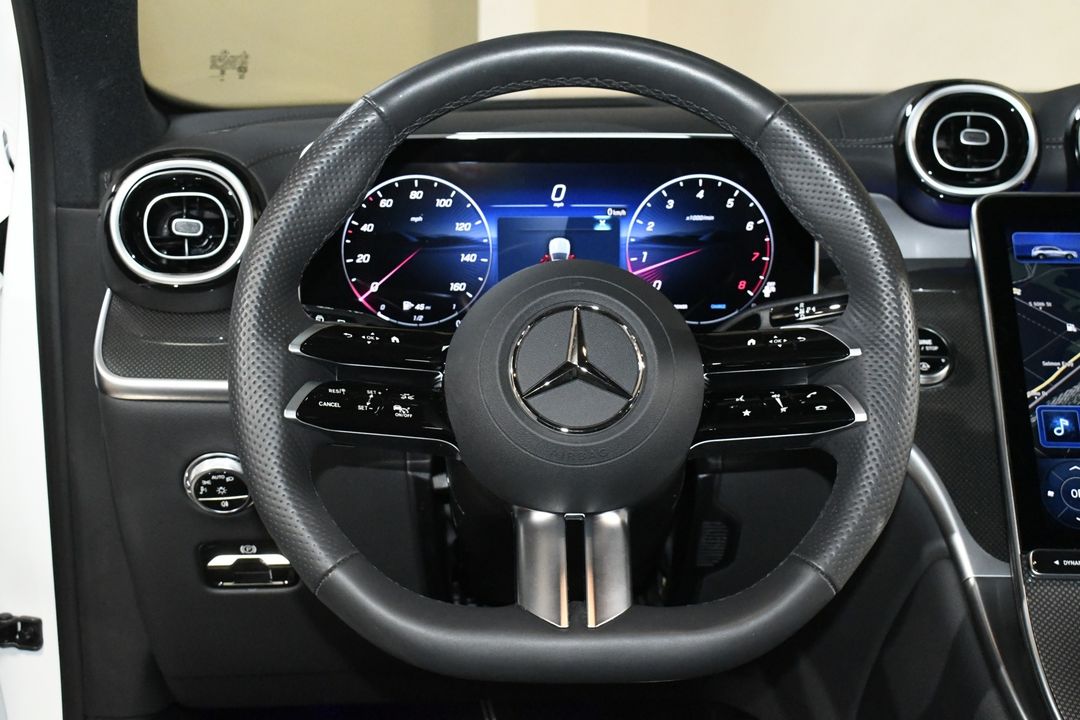 2025 Mercedes-Benz GLC