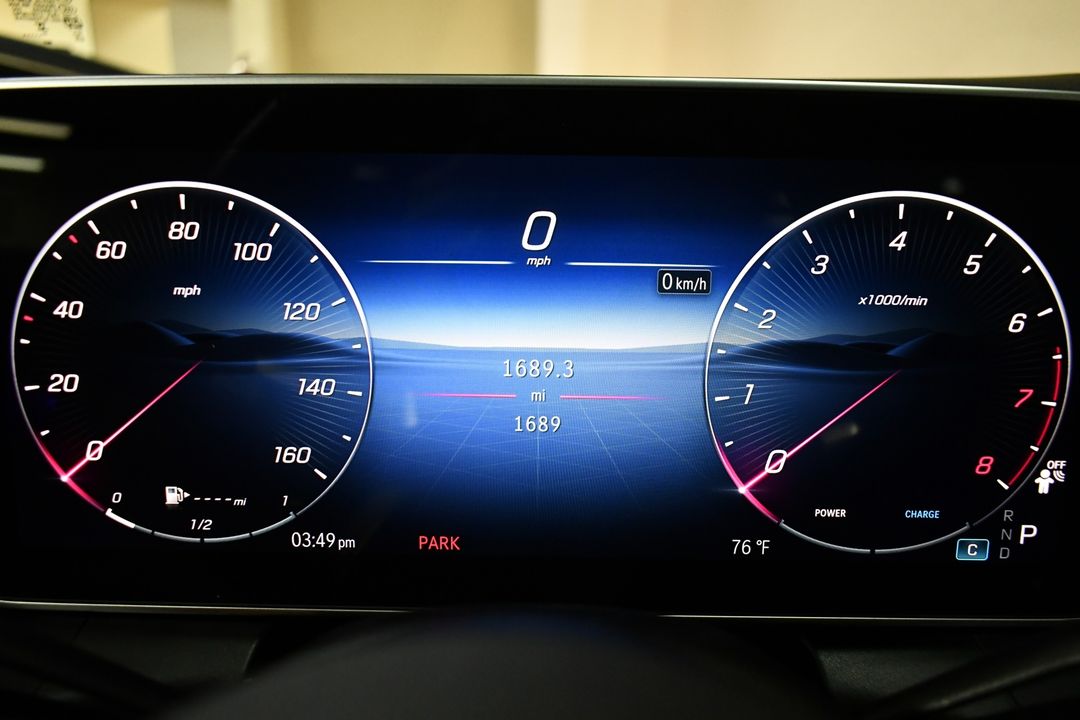 2025 Mercedes-Benz GLC