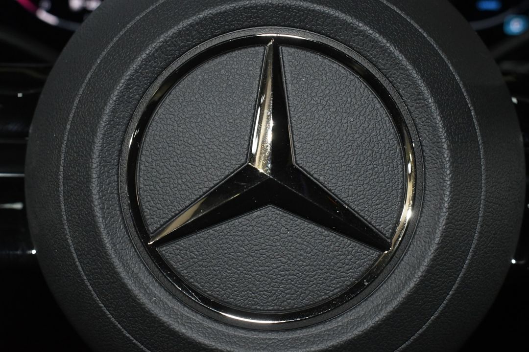 2025 Mercedes-Benz GLC