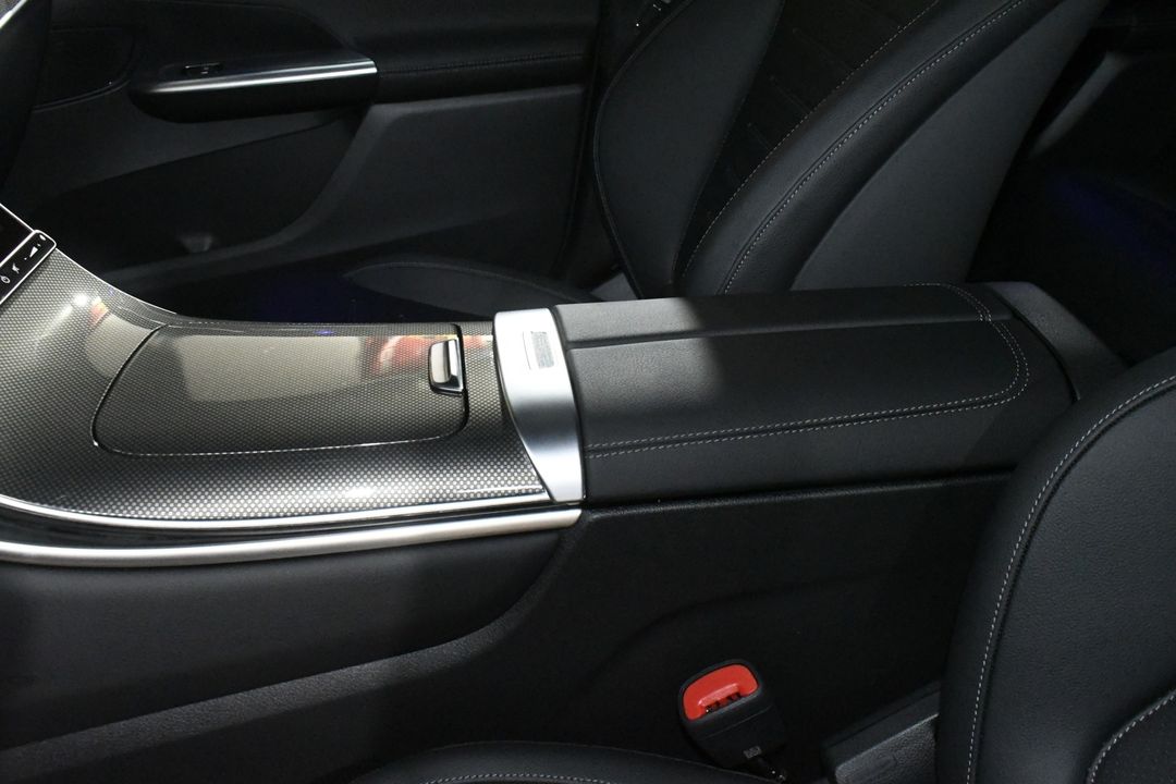 2025 Mercedes-Benz GLC