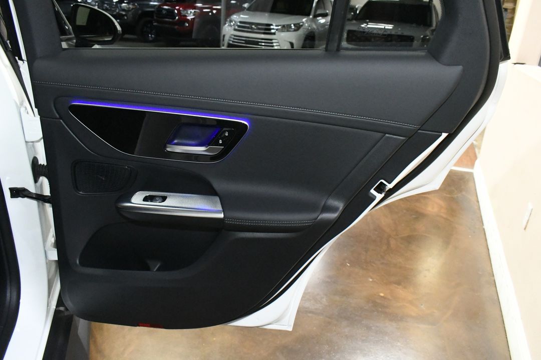 2025 Mercedes-Benz GLC