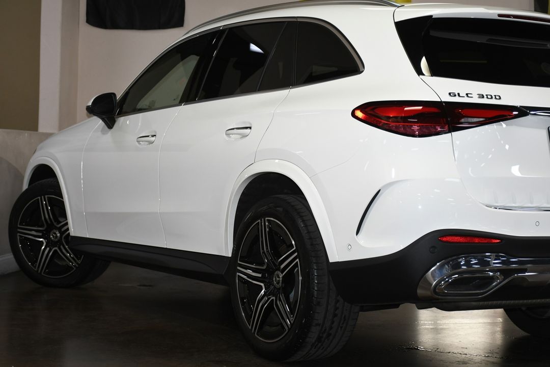 2025 Mercedes-Benz GLC