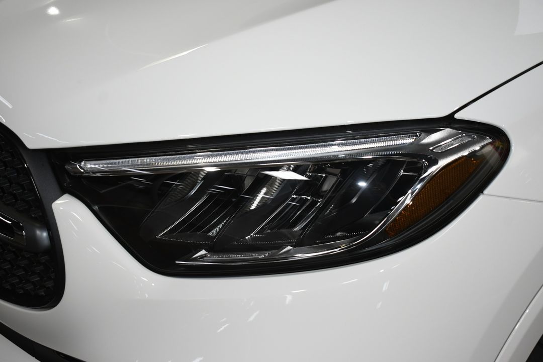 2025 Mercedes-Benz GLC