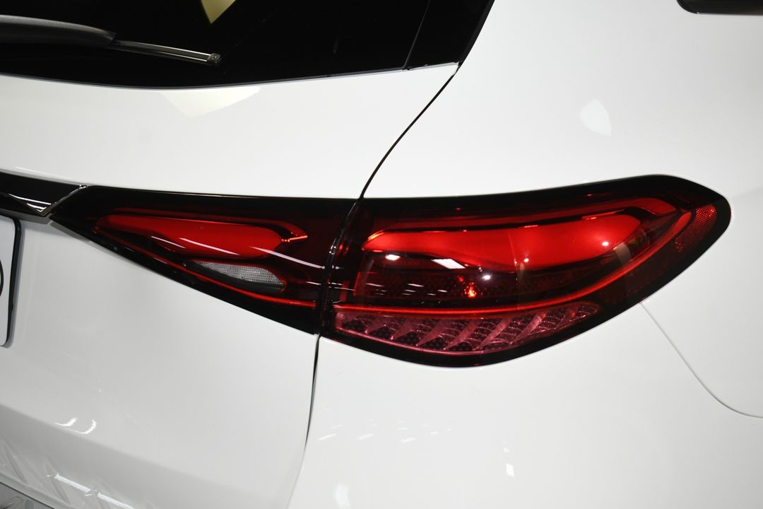 2025 Mercedes-Benz GLC