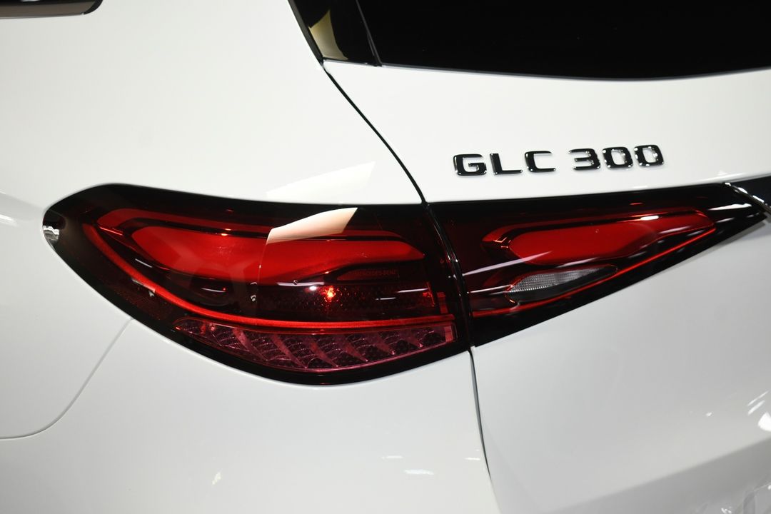 2025 Mercedes-Benz GLC
