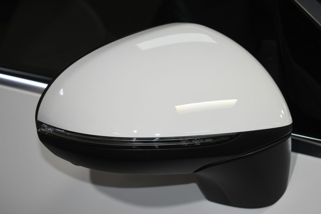 2025 Mercedes-Benz GLC