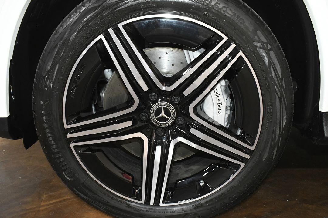 2025 Mercedes-Benz GLC