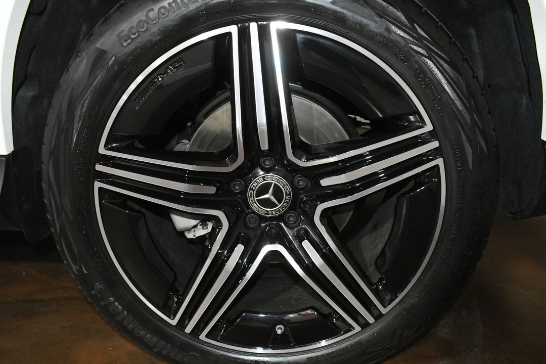 2025 Mercedes-Benz GLC