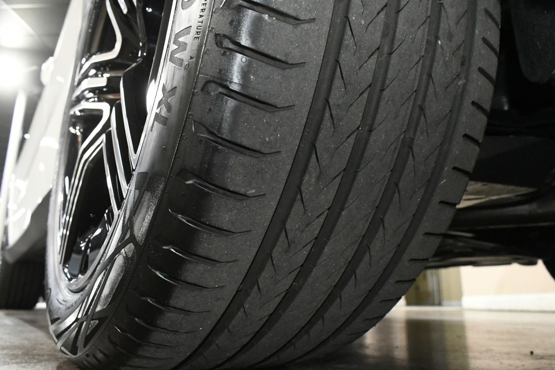 2025 Mercedes-Benz GLC