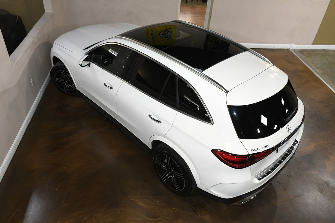 2025 Mercedes-Benz GLC