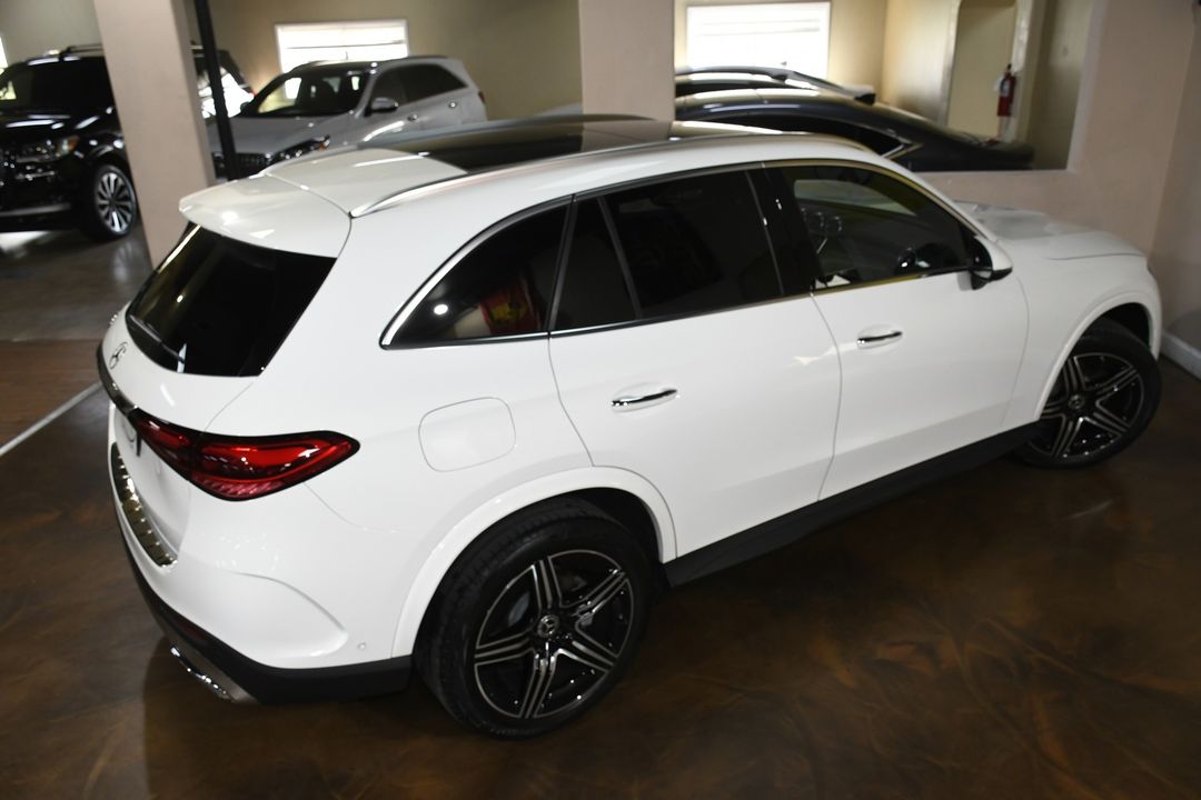 2025 Mercedes-Benz GLC