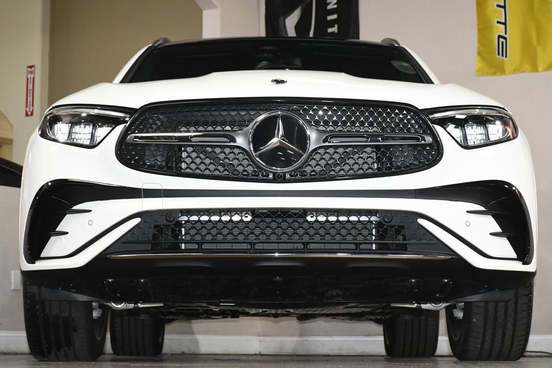 2025 Mercedes-Benz GLC