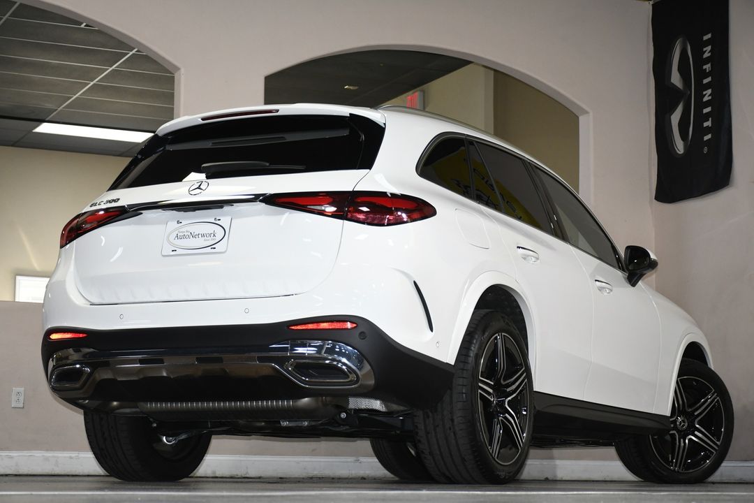 2025 Mercedes-Benz GLC