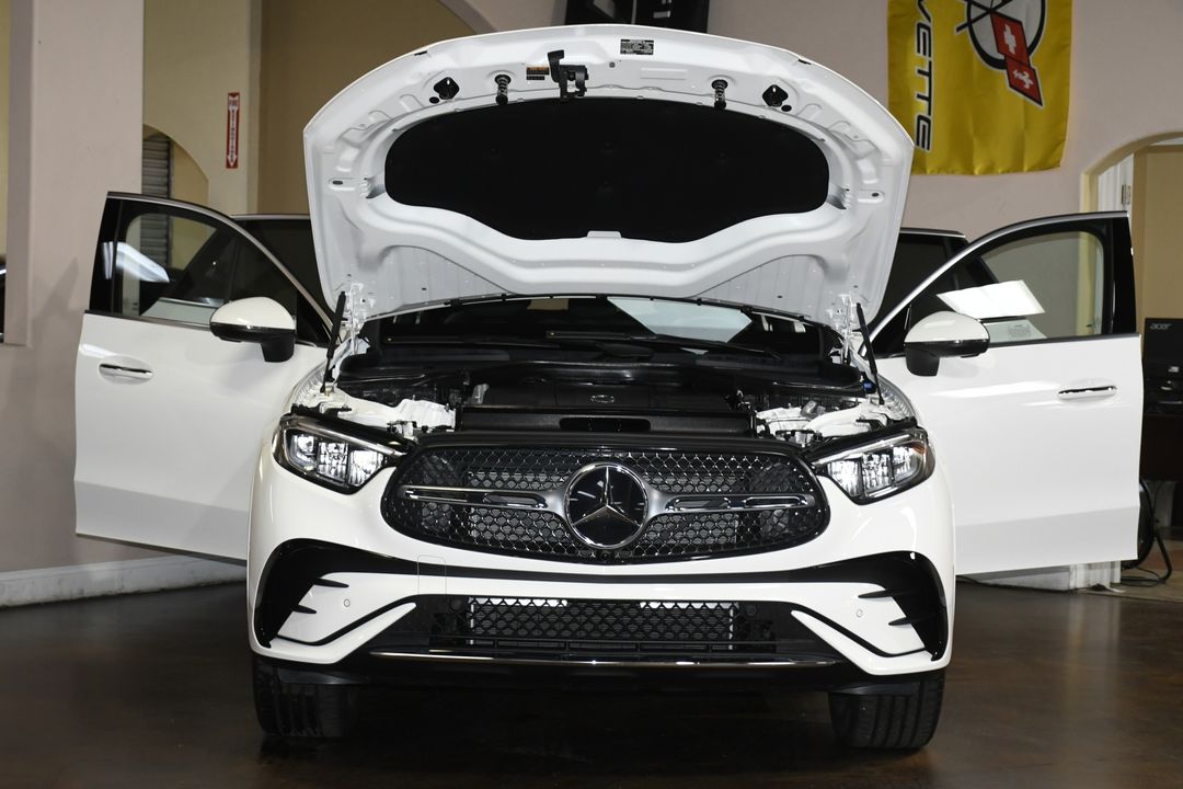 2025 Mercedes-Benz GLC