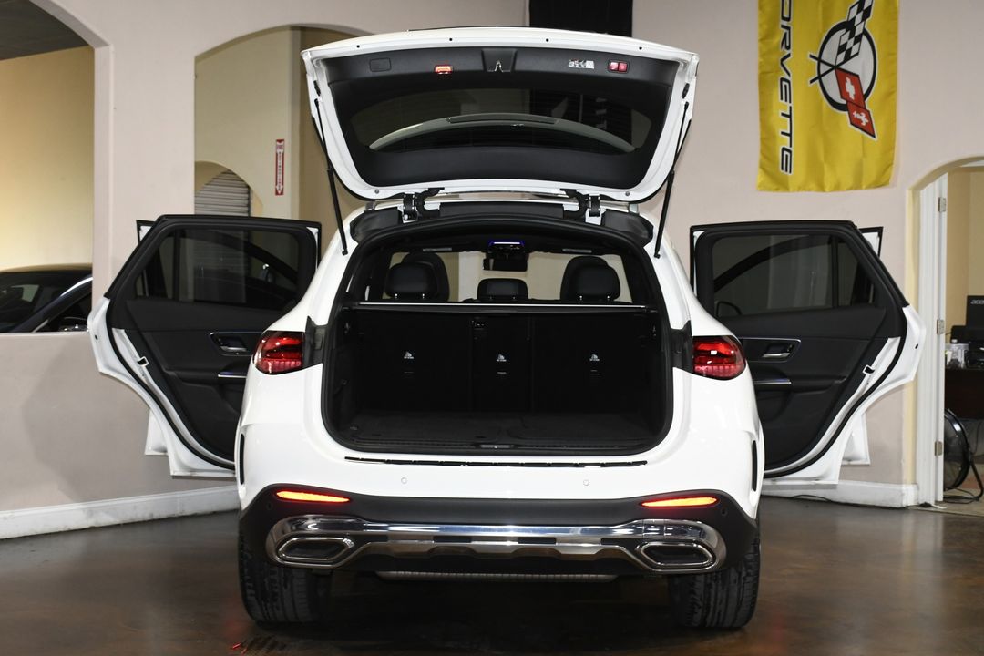 2025 Mercedes-Benz GLC