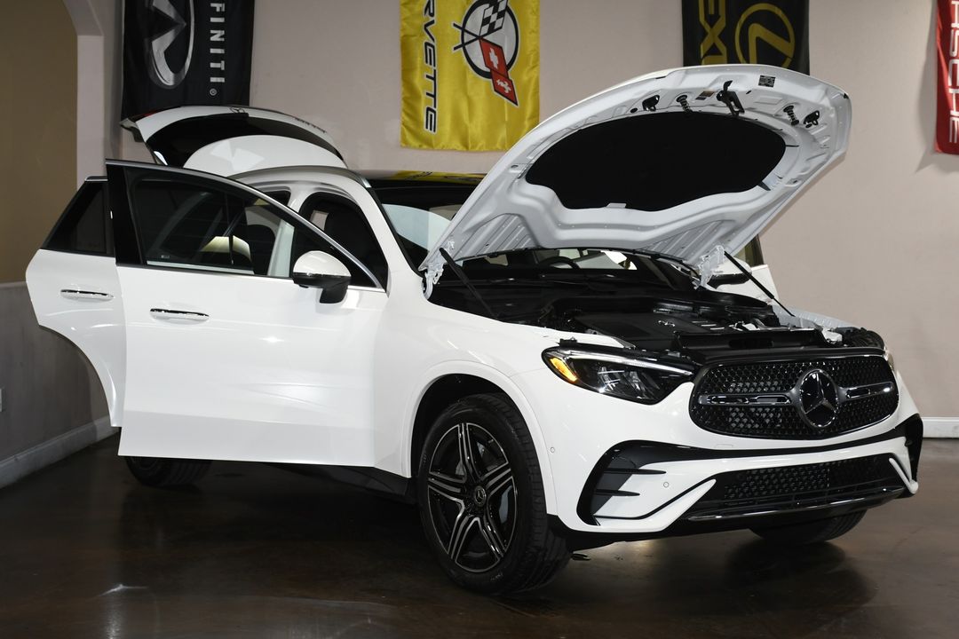 2025 Mercedes-Benz GLC