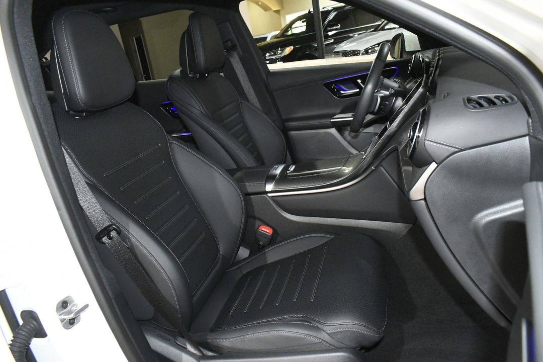 2025 Mercedes-Benz GLC