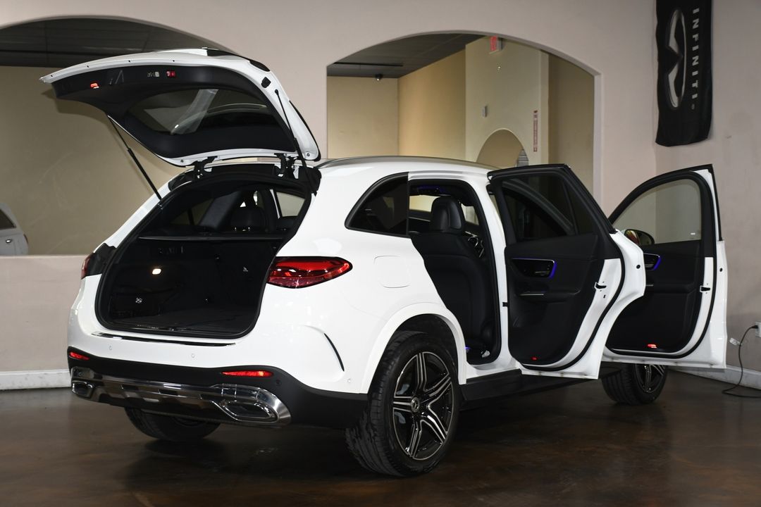 2025 Mercedes-Benz GLC
