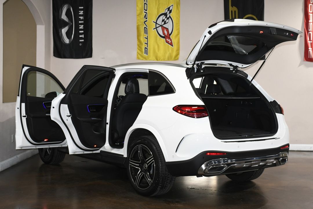 2025 Mercedes-Benz GLC