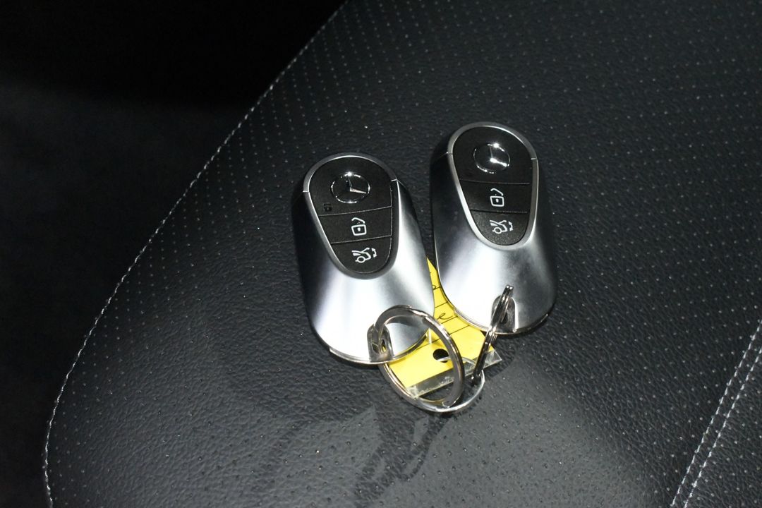 2025 Mercedes-Benz GLC