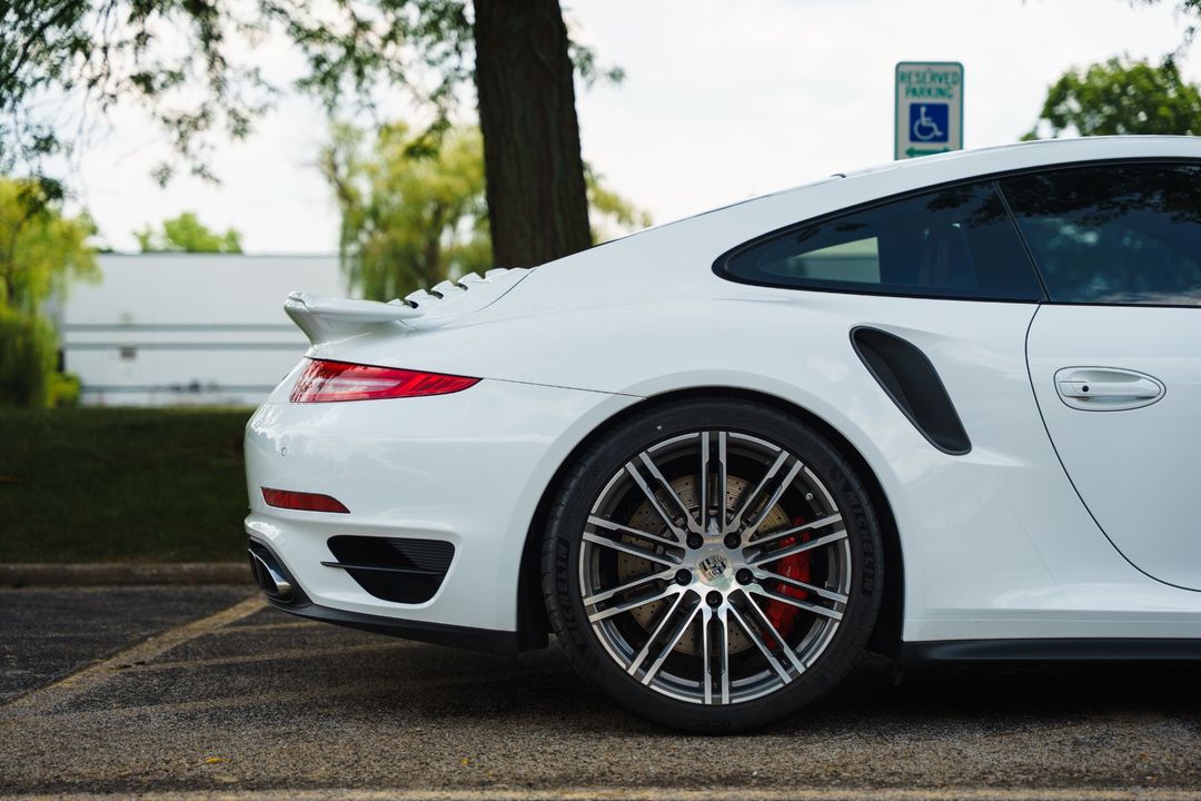 2015 PORSCHE 911