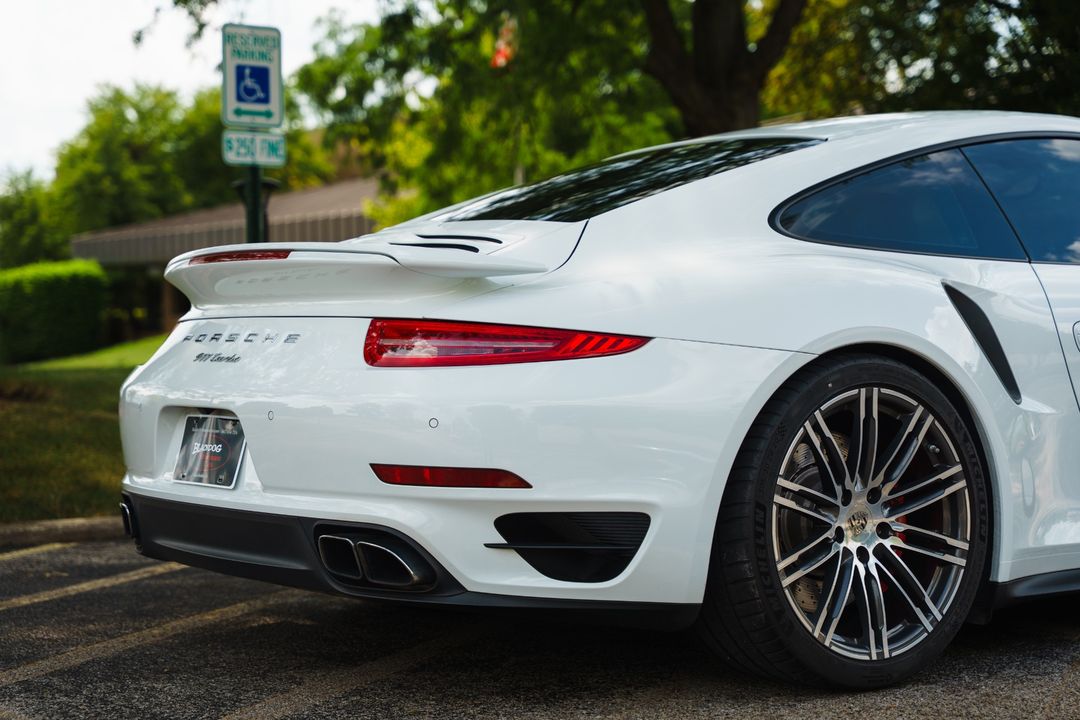 2015 PORSCHE 911