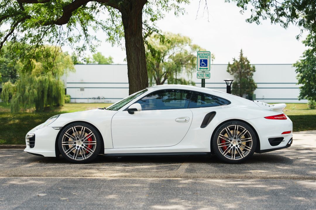 2015 PORSCHE 911