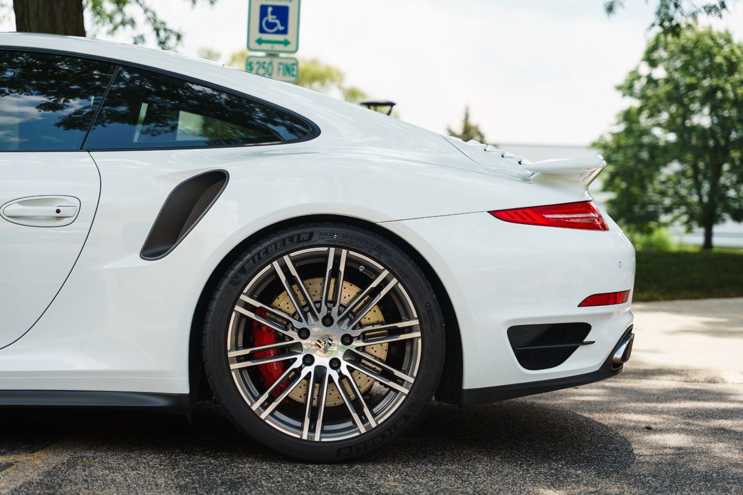 2015 PORSCHE 911