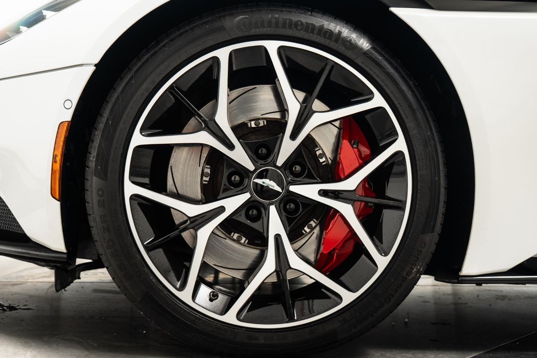 2019 Aston Martin DB11