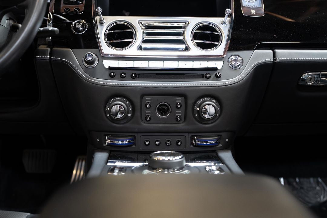 2020 Rolls-Royce Black Badge Dawn