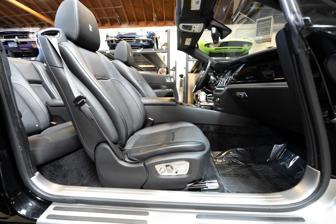 2020 Rolls-Royce Black Badge Dawn