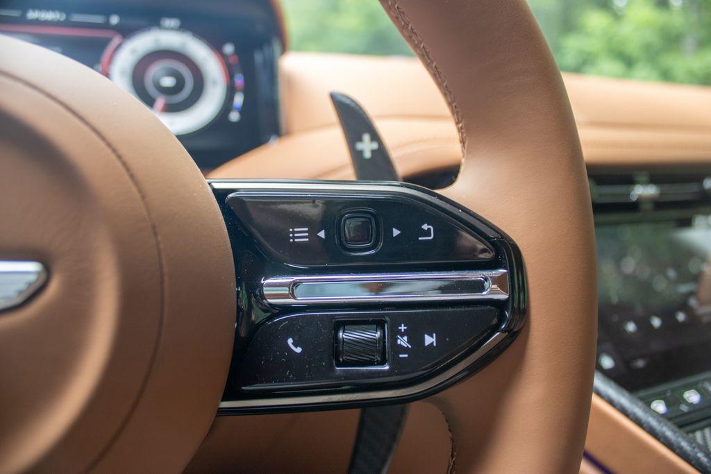 2025 Aston Martin DB12