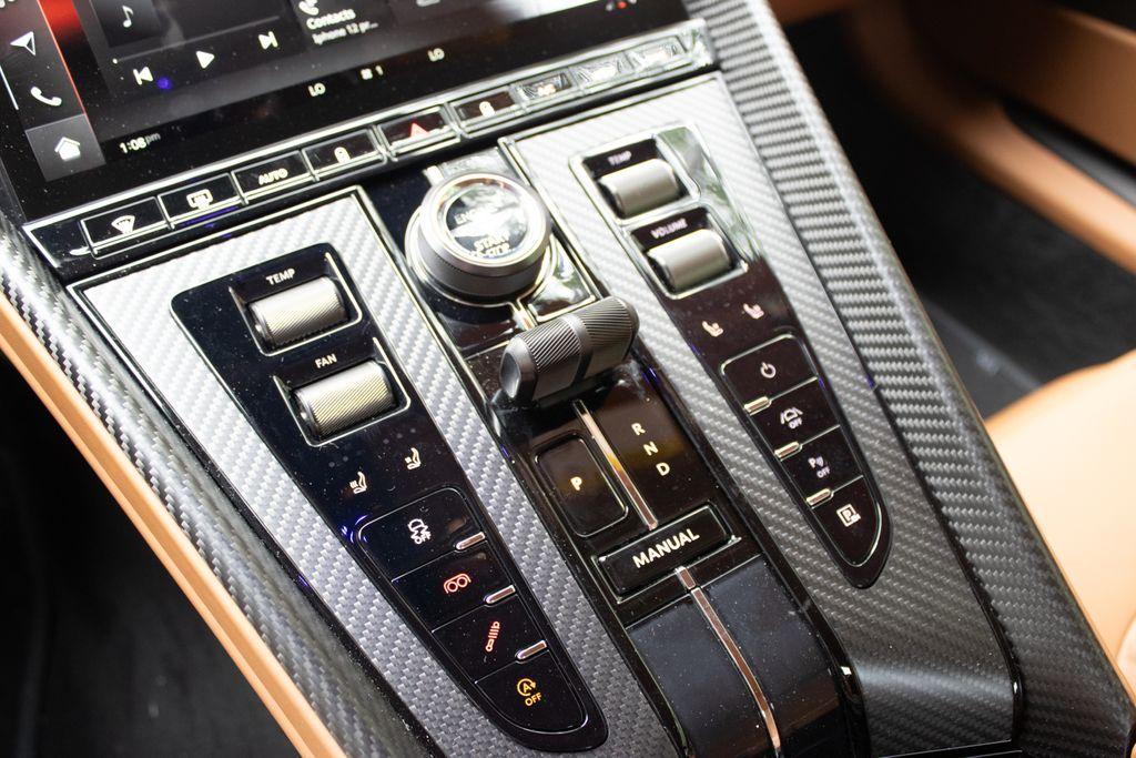 2025 Aston Martin DB12
