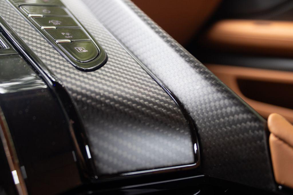2025 Aston Martin DB12