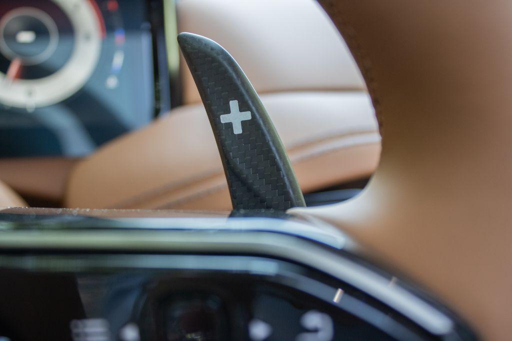 2025 Aston Martin DB12