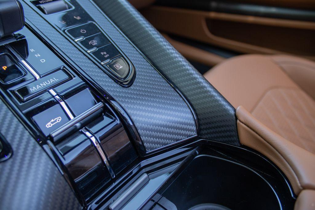 2025 Aston Martin DB12
