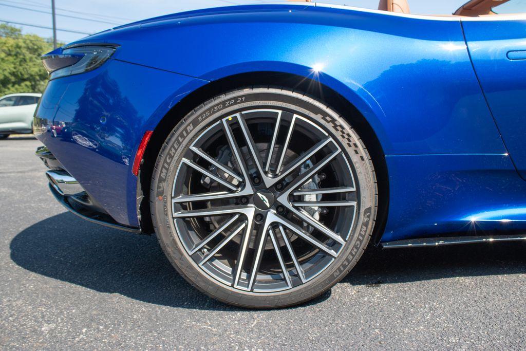 2025 Aston Martin DB12