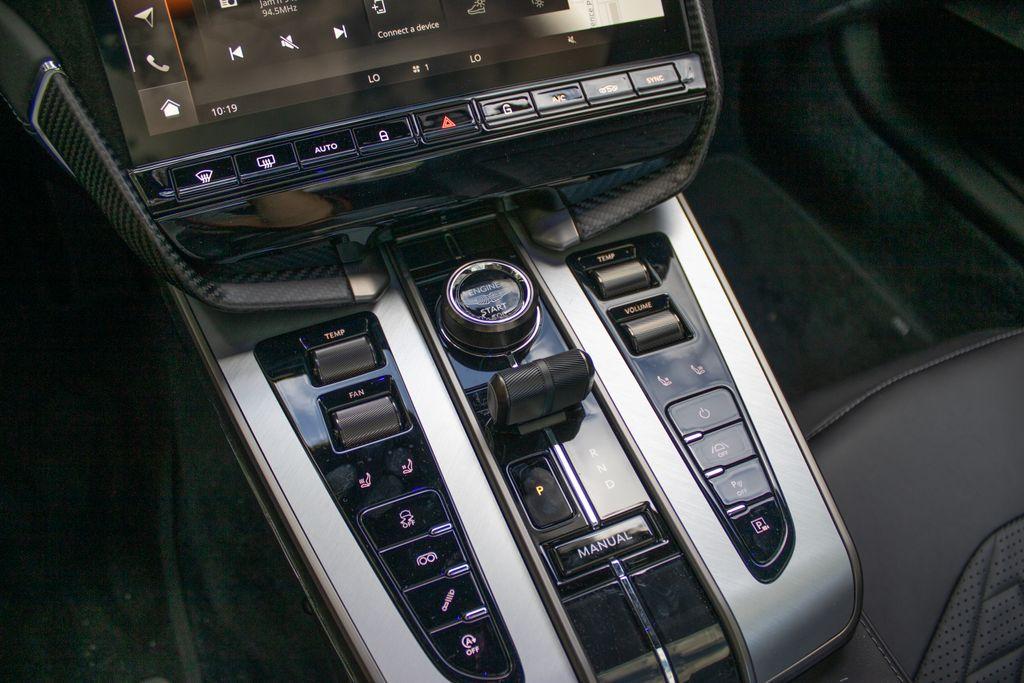 2025 Aston Martin Vanquish