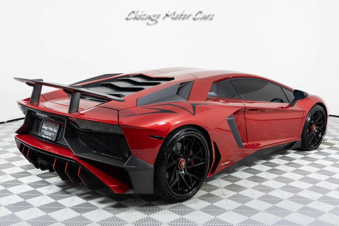 2016 Lamborghini Aventador SV