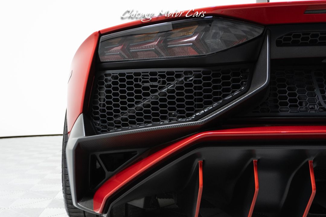 2016 Lamborghini Aventador SV