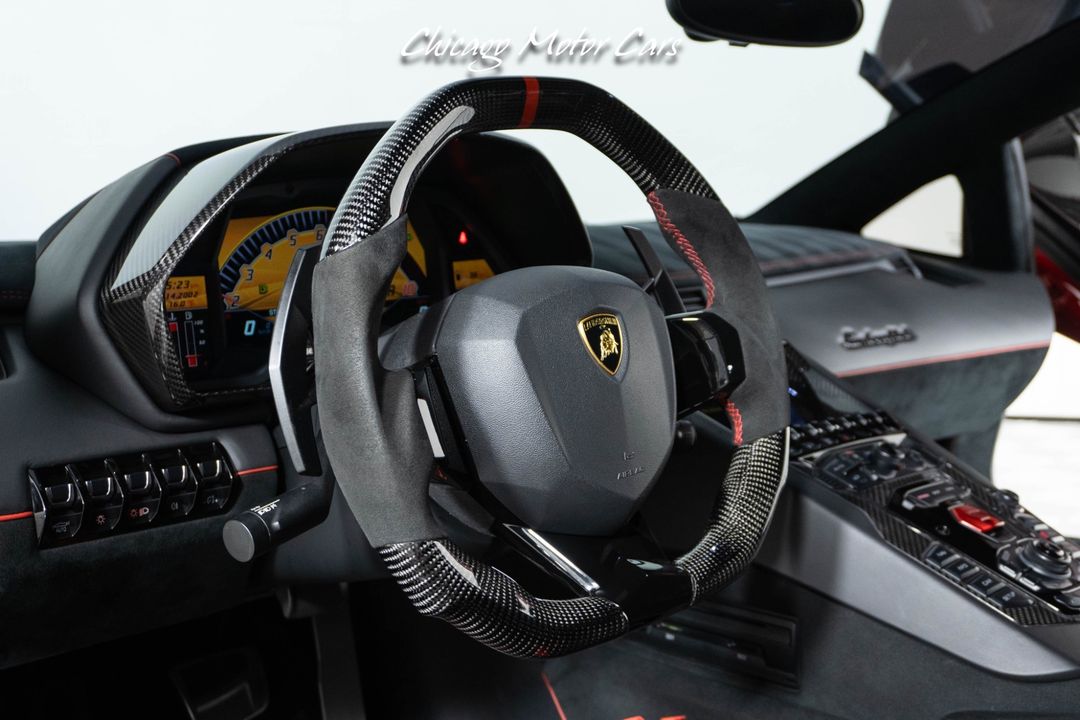 2016 Lamborghini Aventador SV