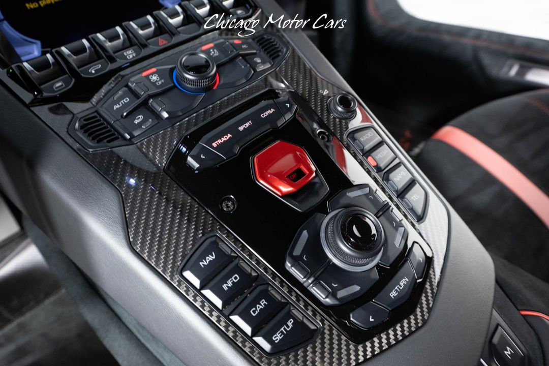 2016 Lamborghini Aventador SV