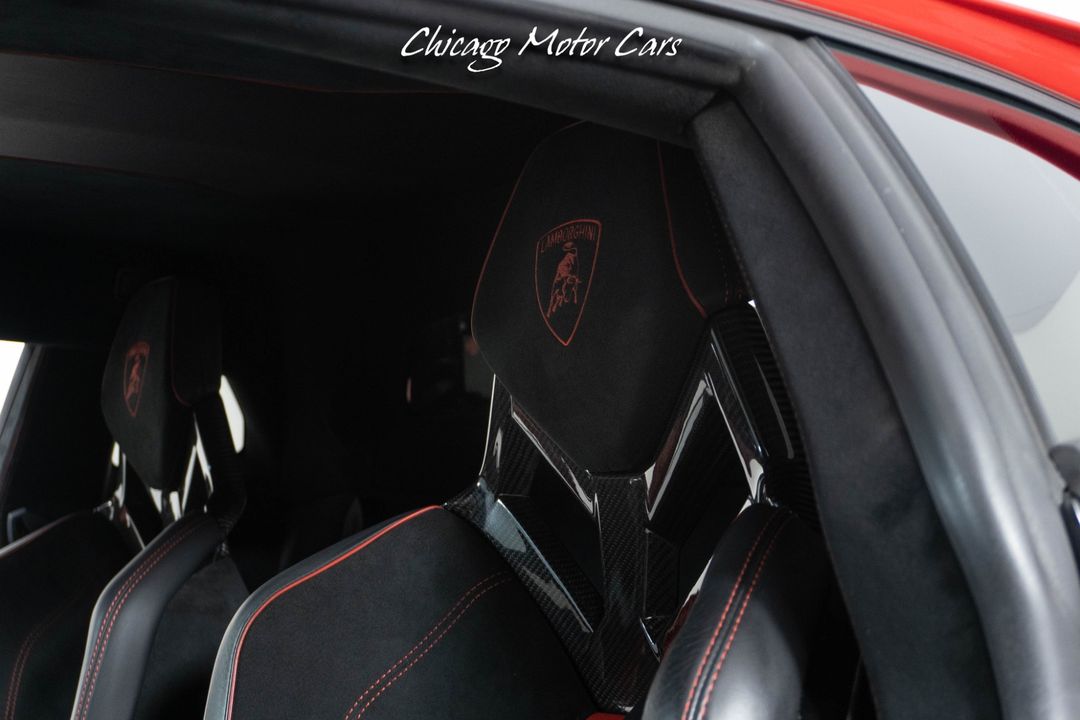 2016 Lamborghini Aventador SV