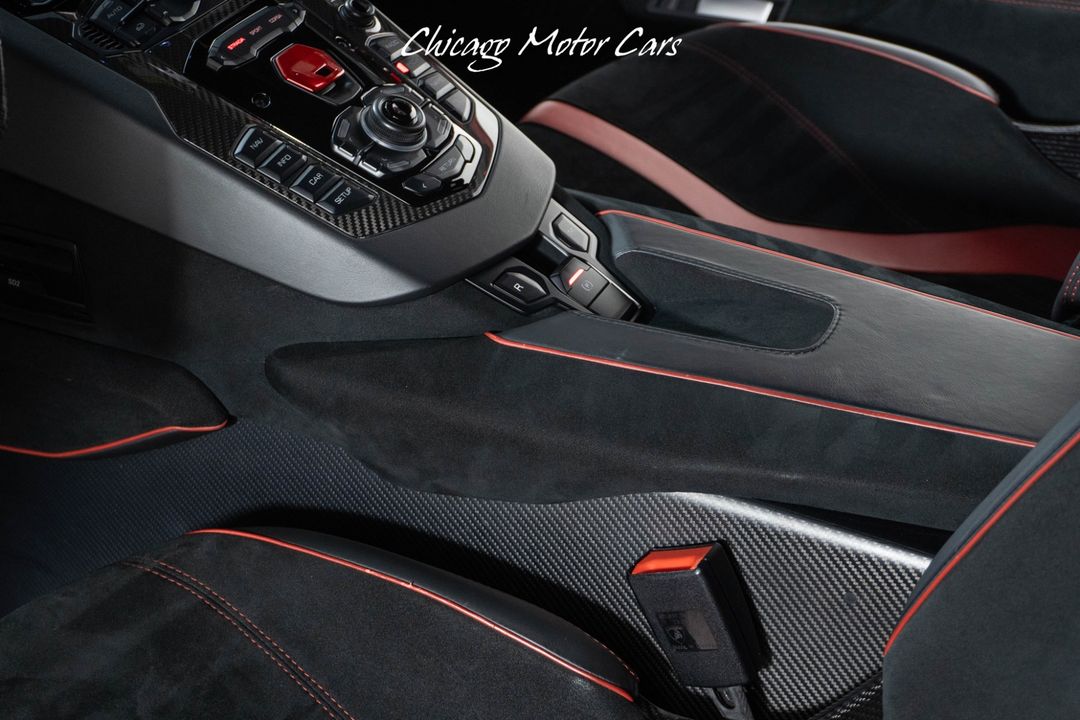 2016 Lamborghini Aventador SV