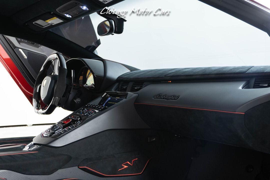 2016 Lamborghini Aventador SV